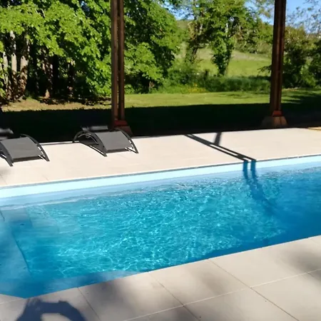 Holiday home Lepireaufr Piscine Chauffee *