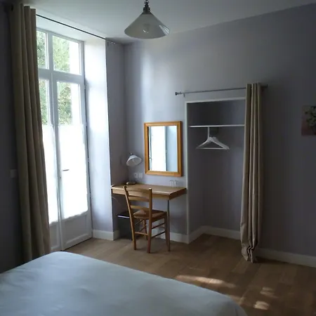 Holiday home Lepireaufr Piscine Chauffee Vouneuil-sur-Vienne