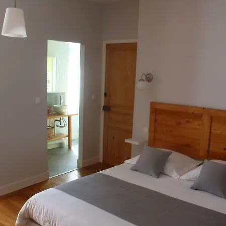 Lepireaufr Piscine Chauffee Holiday home Vouneuil-sur-Vienne