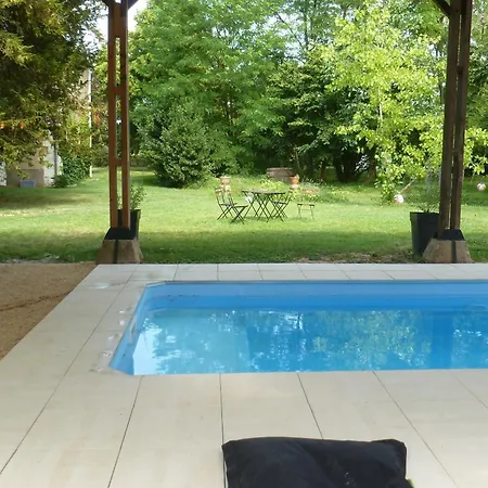 Holiday home Lepireaufr Piscine Chauffee Vouneuil-sur-Vienne
